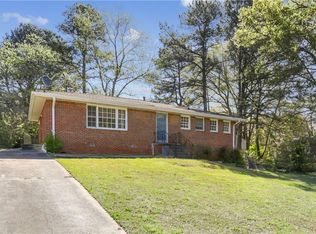 415 Dixie Lee Ln, Stone Mountain, GA 30083