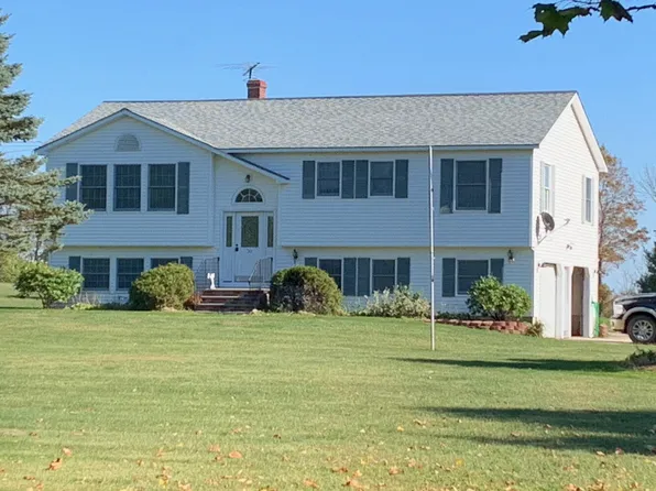 30 W Corinth Road, Corinth, ME 04427