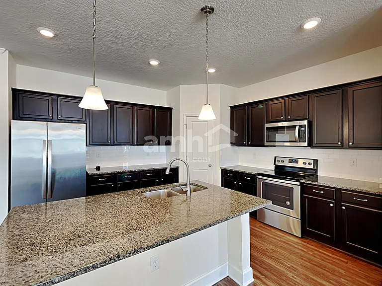 4708 Windy Hammock Way — Photo 5