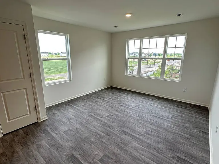 870 Briar Glen Ct — Photo 3