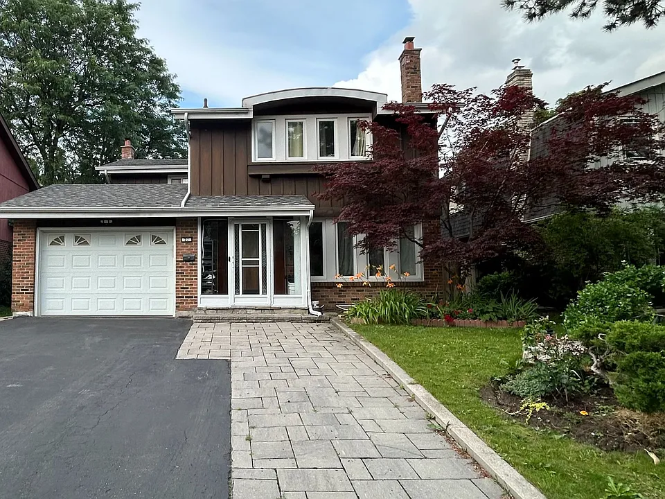 27 Macklingate Ct