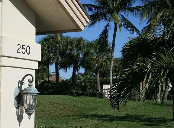 3rd image of 250 River Park Dr