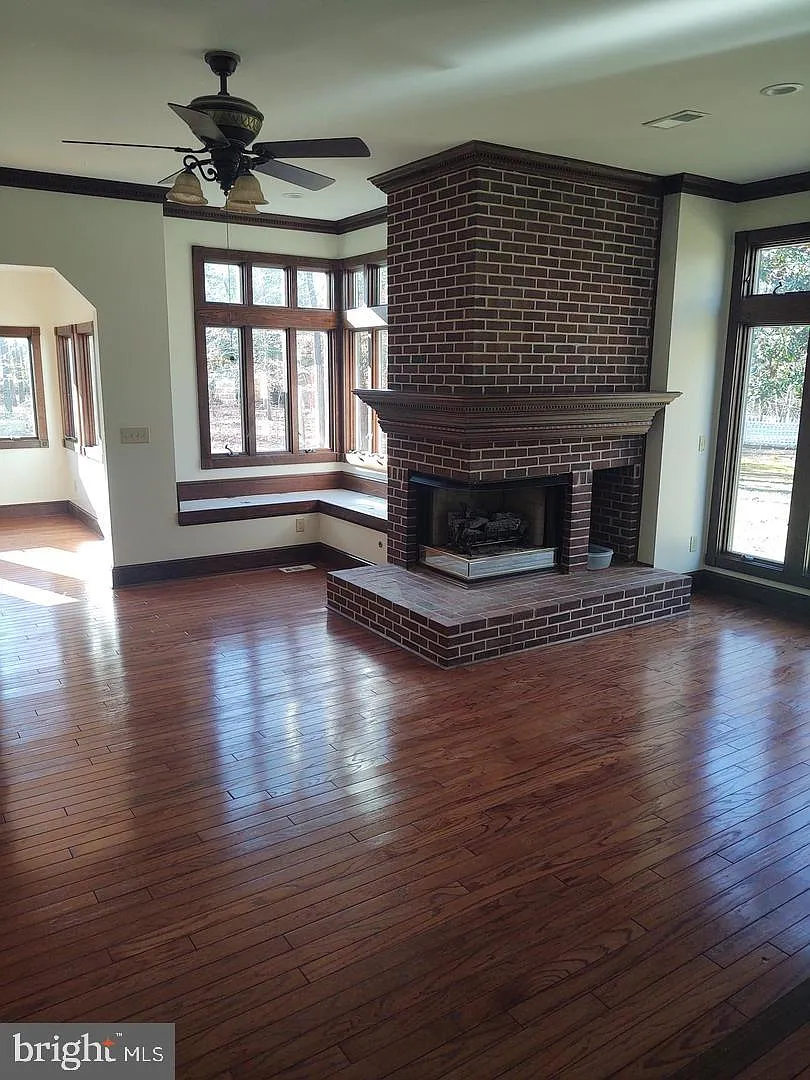 3 bed, 1.5 bath, 3333 sqft, $3,000 — Photo 4