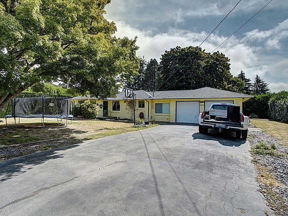 3rd image of 2404 46th Ave