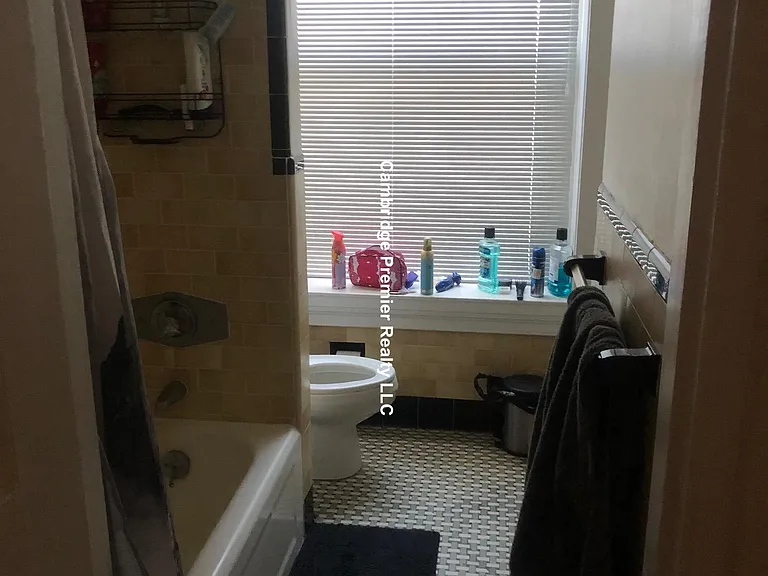 504 Beacon St #5 — Photo 4