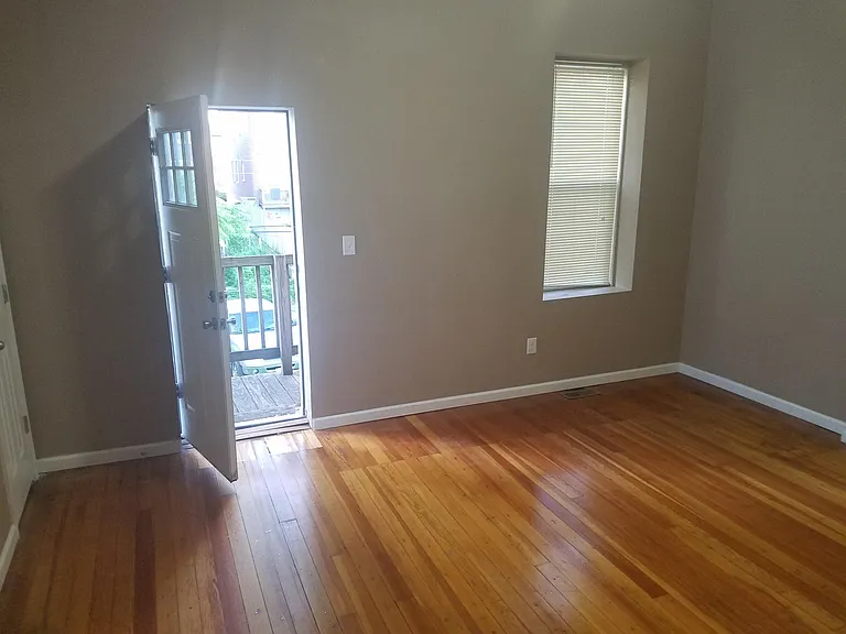 3425 Alberta St — Photo 10