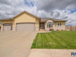 210 W Saint Nicholas St, Tea, SD 57064