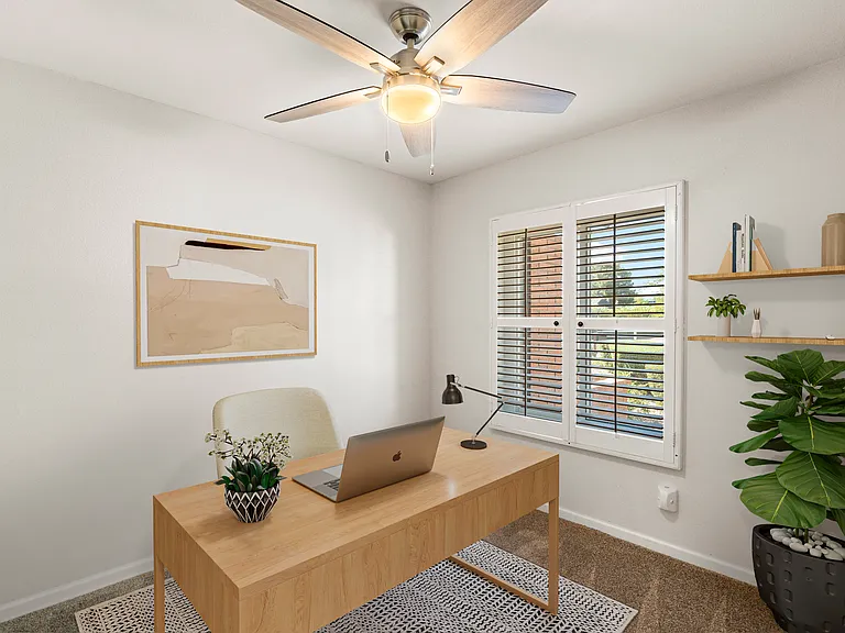 Fourth bedroom/office