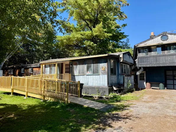 73 Honey Dr, Plattsburgh, NY 12901