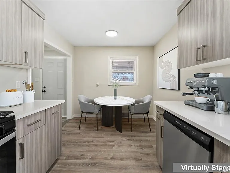 27210 Seyburn Ave — Photo 16
