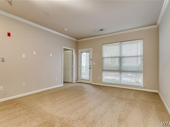 3rd image of 600 13th St Unit 614