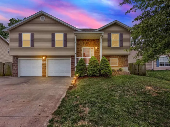 1512 Stoneybrooke Dr, Warrensburg, MO 64093