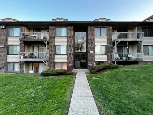 278 Country Club Ln, Pomona, NY 10970