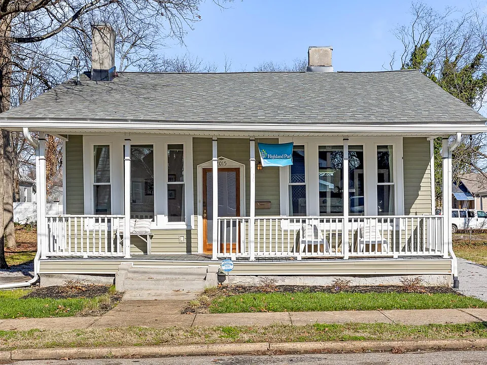 2015 E 12th St