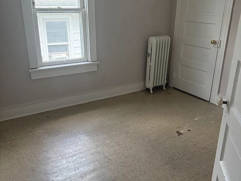 123 N Meade St — Photo 11