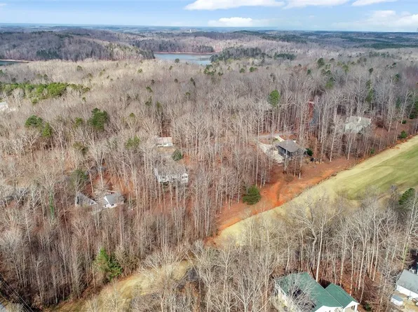 110-114 N Foxglove Rd, Westminster, SC 29693