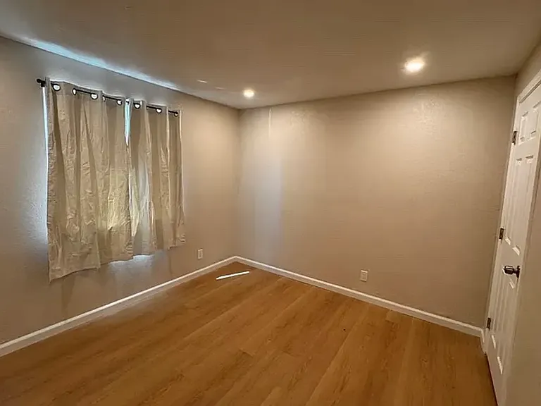 60 N Capitol Ave #A — Photo 6