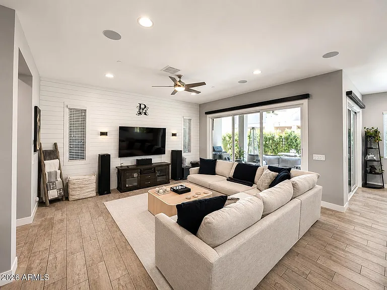 6931 E Orion Dr — Photo 4