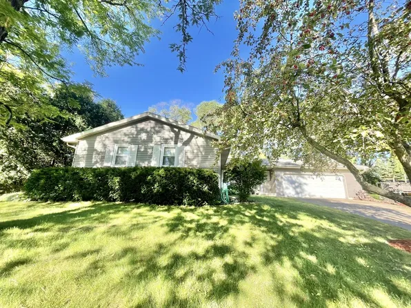 808 Glenwood COURT, Watertown, WI 53094