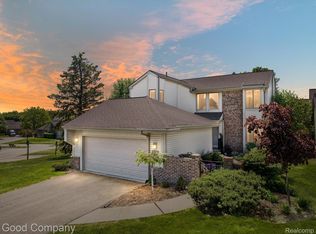 23303 Reynard Dr, Southfield, MI