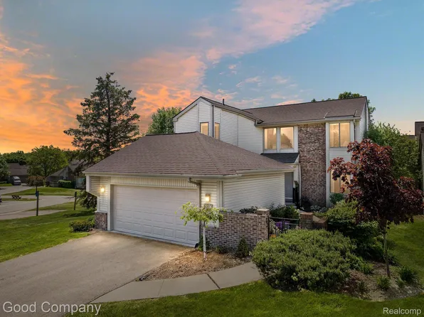 23303 Reynard Dr, Southfield, MI 48034