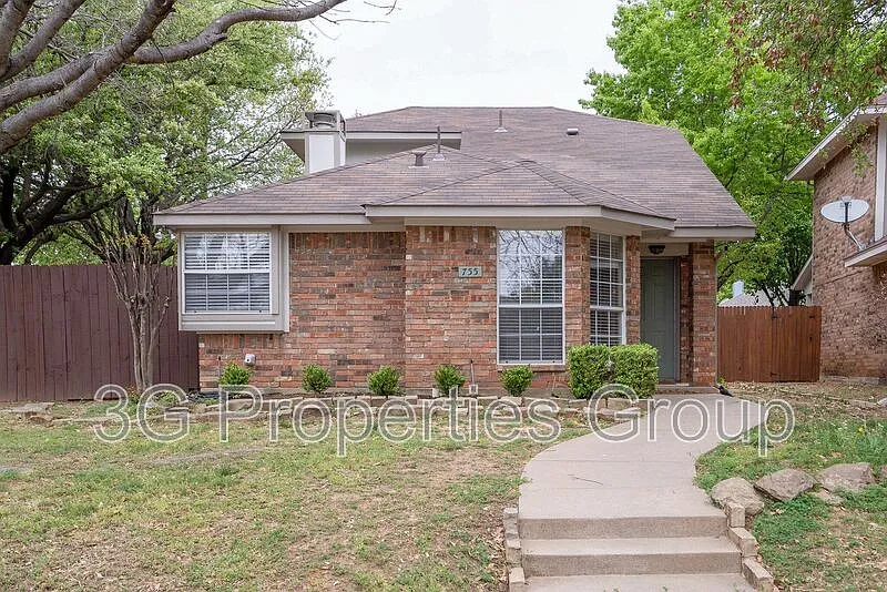 3 bed, 2.0 bath, 1200 sqft, $1,995 — Photo 2