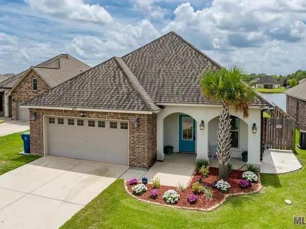 6727 Limerick Dr, Addis, LA 70710