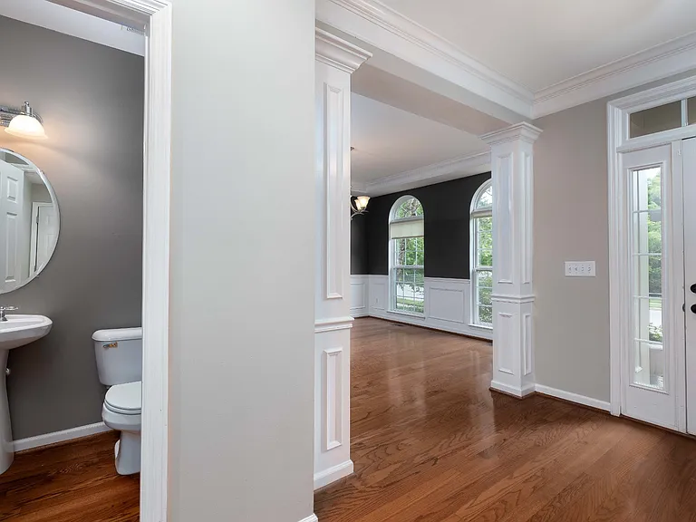 1204 Beech Hollow Dr — Photo 6