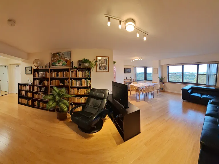 4200 N Marine Dr #901 — Photo 3