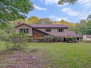 18 Daley Ln, Waymart, PA 18472
