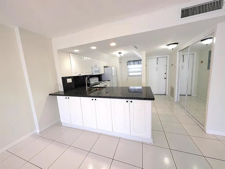 1012 N Ocean Blvd #602 — Photo 10
