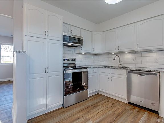 5th image of 1106 Langdale Ave