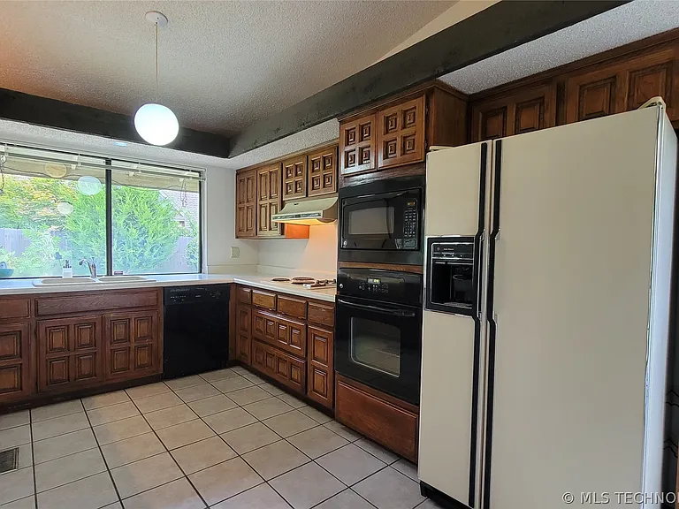 4027 E 82nd Pl — Photo 21