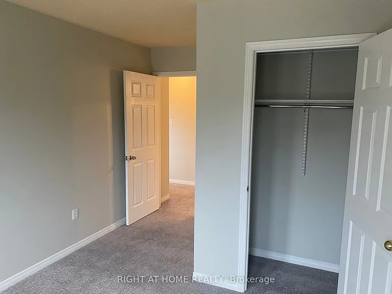2351 Newcastle Cres — Photo 18