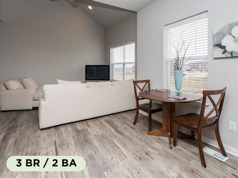 1360 SE Bishop Dr — Photo 5