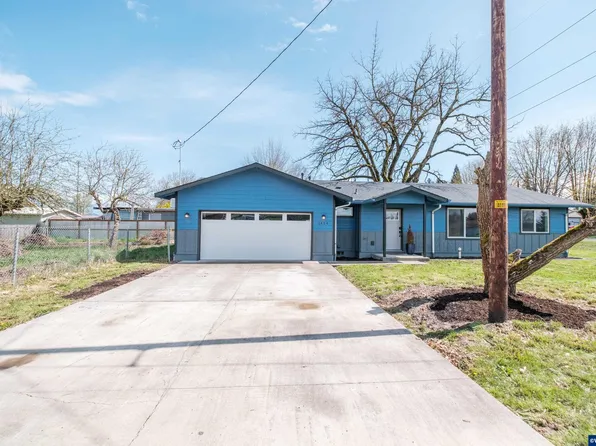 1454 W 4th St, Halsey, OR 97348