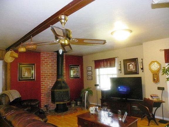 3rd image of 304 Englewood Dr