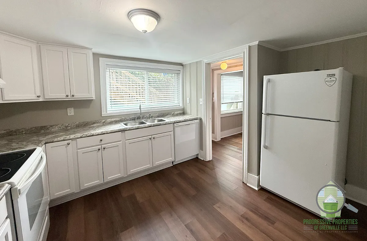 108 Central Avenue - C — Photo 3
