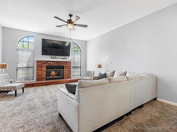5th image of 11910 S 266th East Ave