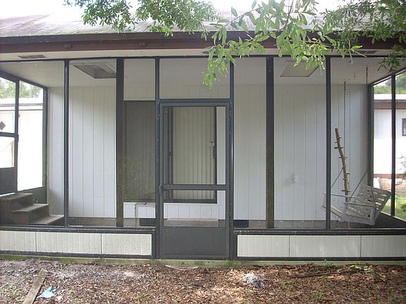 screened in back porch