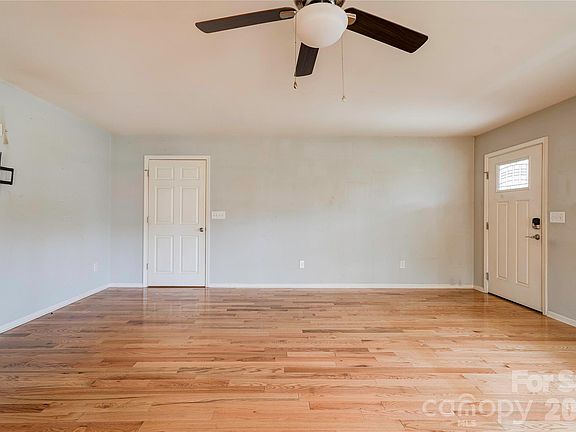 2nd image of 208 N Poston St