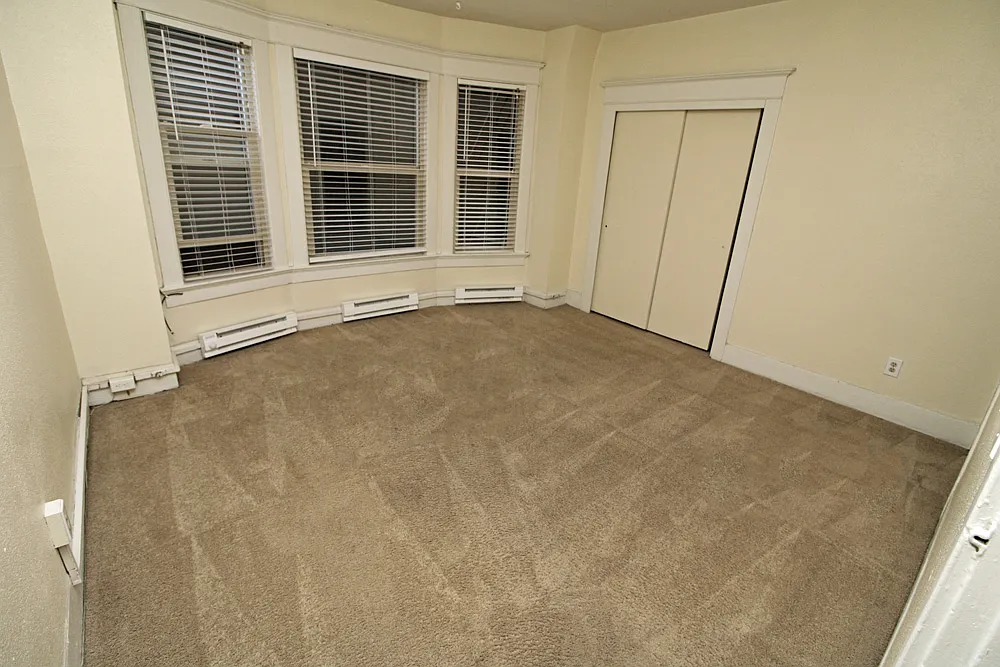 The Summit Arms Apartments — Photo 4