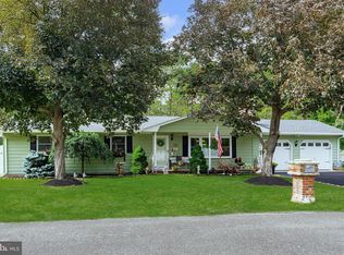 725 Montgomery Ave, Toms River, NJ 08757