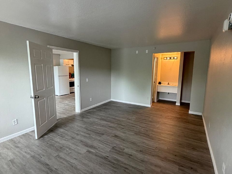 1st image of 2825 Green Mountain Dr Unit 113