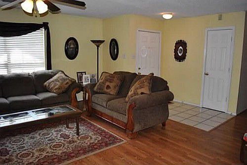2nd image of 1923 Vista Oaks Dr