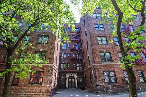 Sold by Remax City Square | media 13