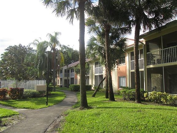 2nd image of 1099 The Pointe Dr