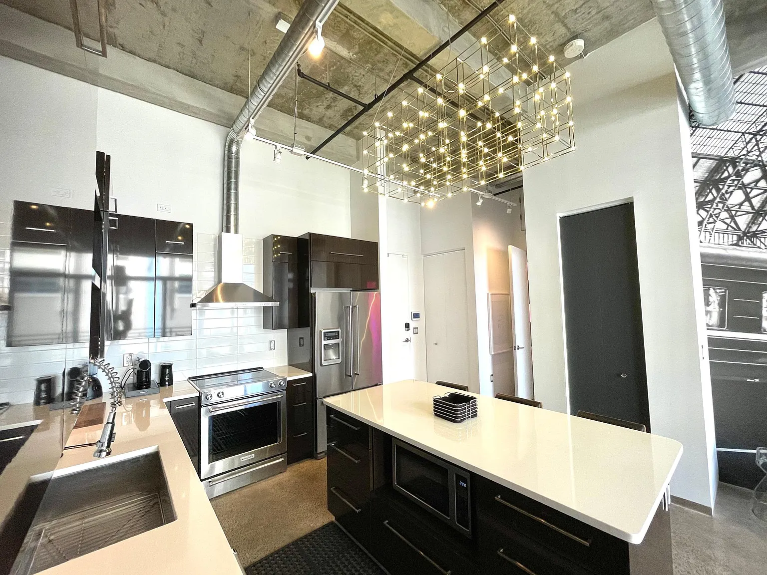1 bed, 828 sqft, $2,800 — Photo 4