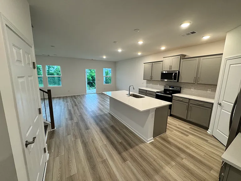 484 Jet Stream Dr — Photo 10