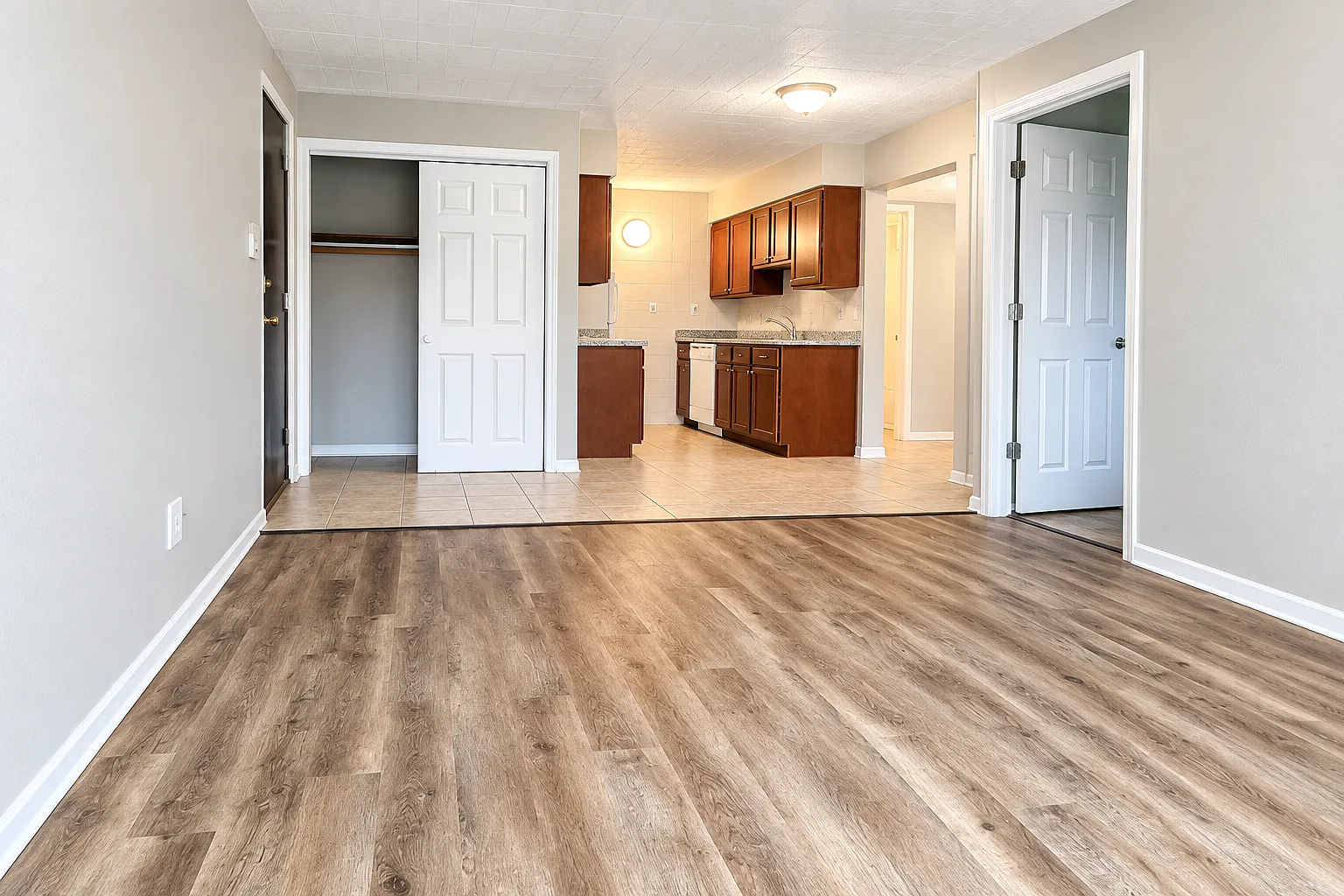 Studio, 400 sqft, $905 — Photo 1